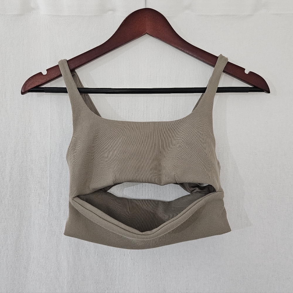 ALO Yoga Ribbed Slit Sports Bra in Gravel Tan Brown Women’s Size M - Picture 2 of 4
